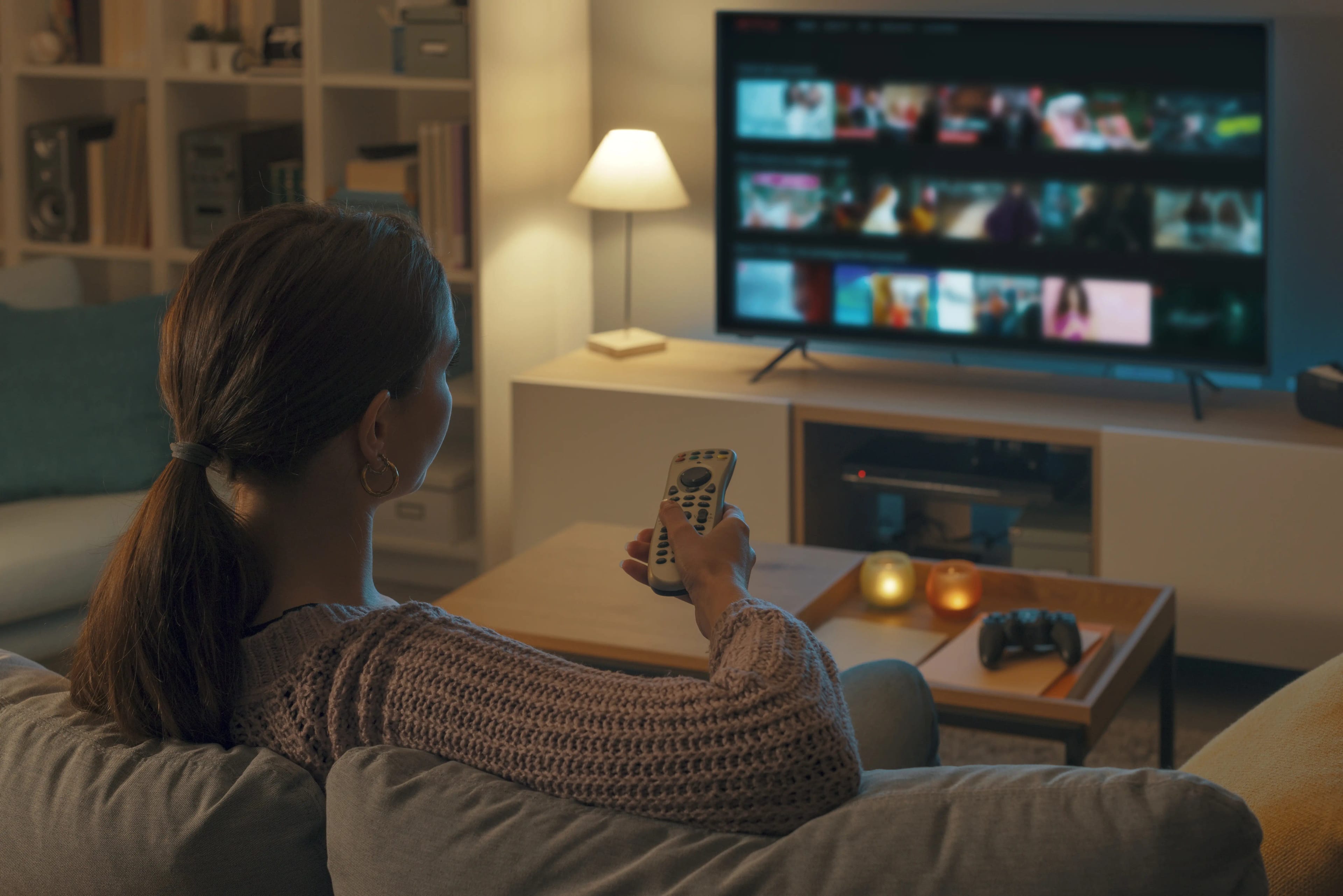 Filmer kan ge oss en unik inblick i hur det är att leva med bipolaritet. Genom att följa dessa berättelser kan vi både känna igen oss själva och få större empati för andra. Film som medium har en särskild förmåga att skildra de emotionella höjdpunkterna och utmaningarna som kommer med diagnosen, ofta på ett sätt som kan vara både upplysande och tröstande.
